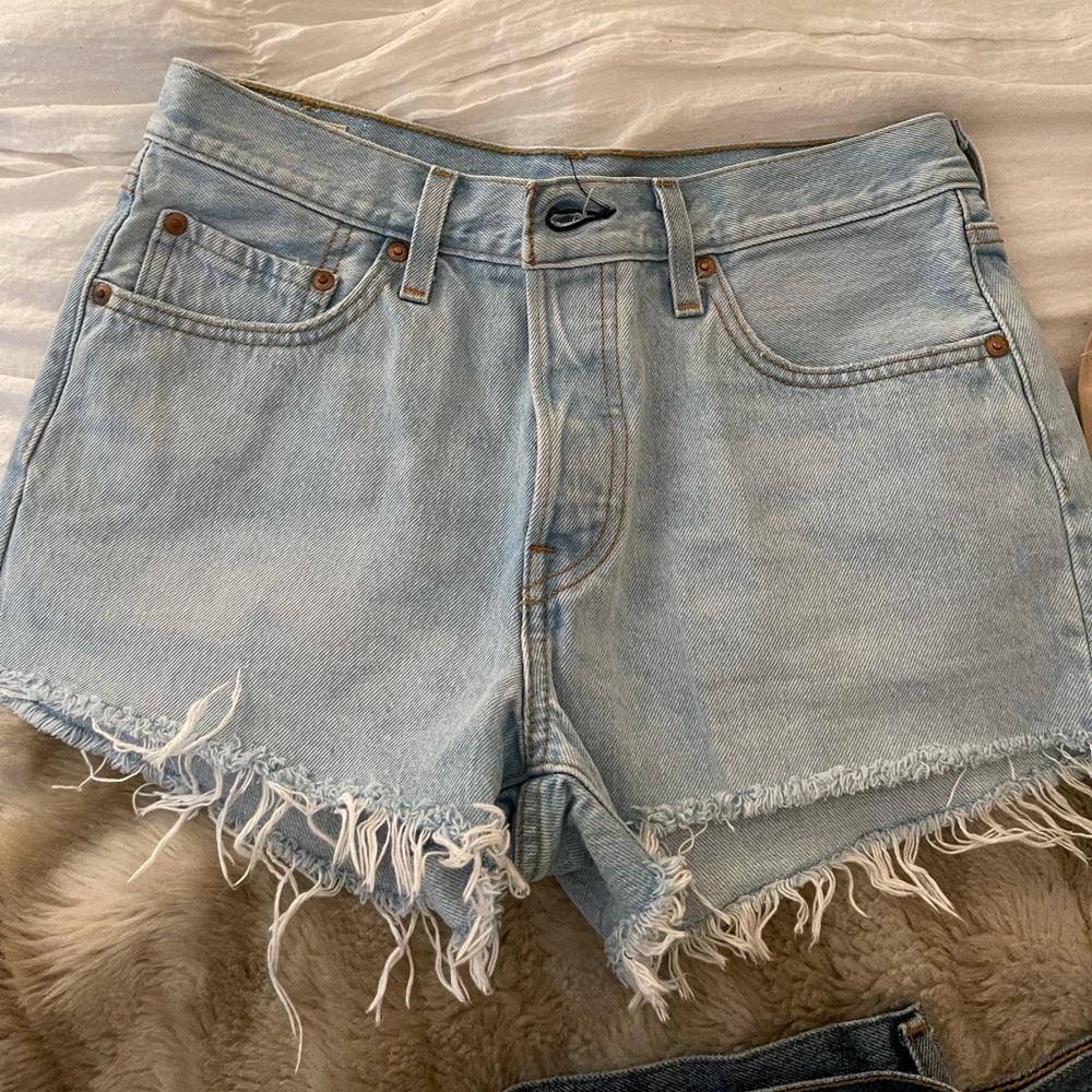 Levi’s light wash 501 shorts